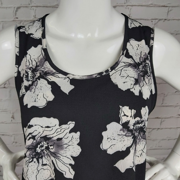 Papillon Floral High Low  Hem Tunic - Picture 3 of 10